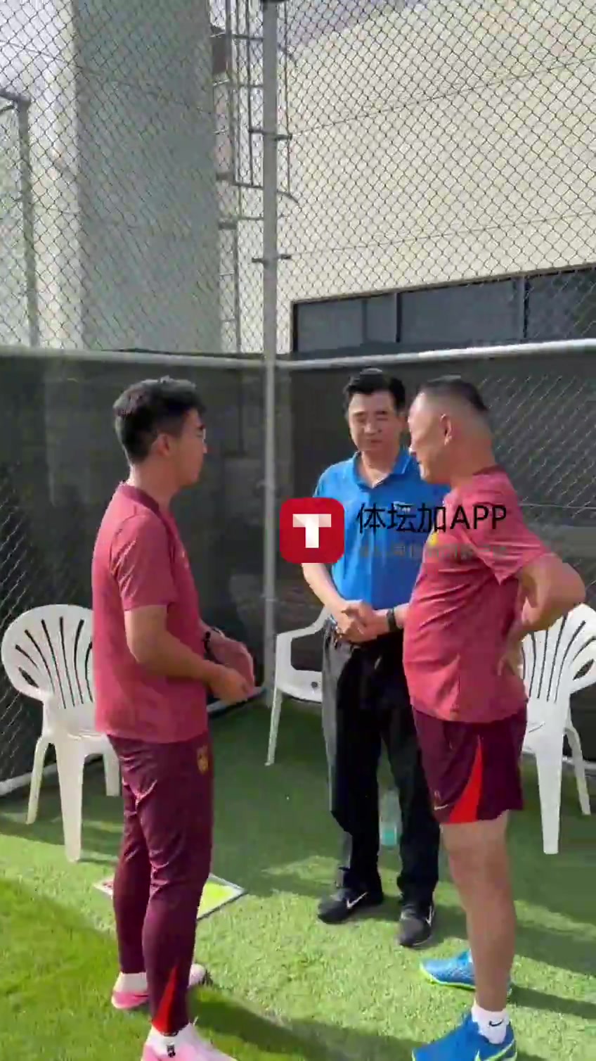 杜锋晒徐杰&黄荣奇赛后加练视频：状态起伏在所难免加油少年